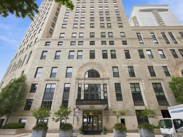 850 N Lake Shore Dr APT 1803, Chicago, IL 60611