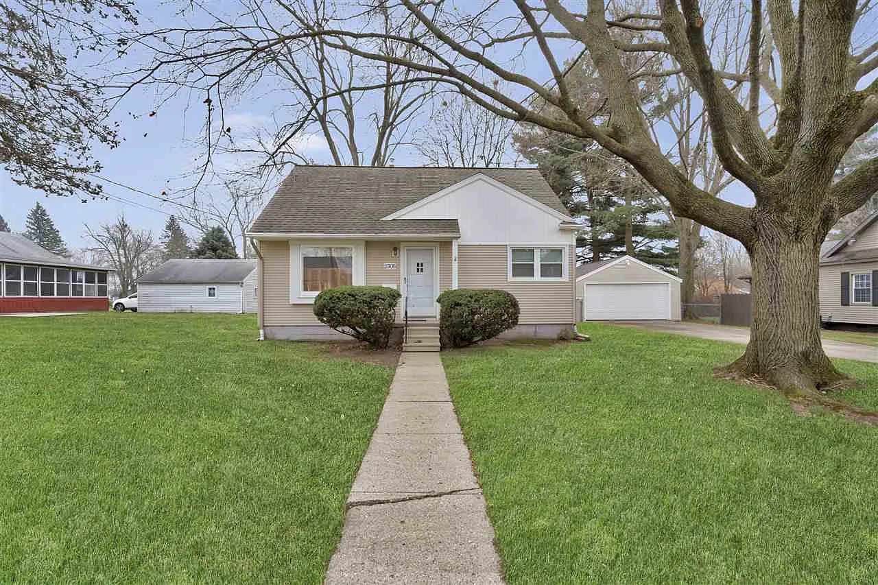 2305 Lancaster Blvd photo 1