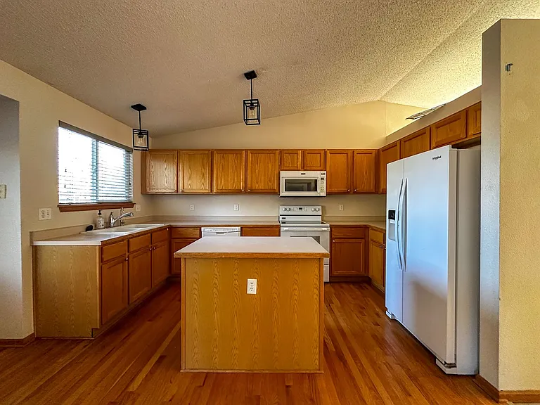 10880 Acadia Pl — Photo 4