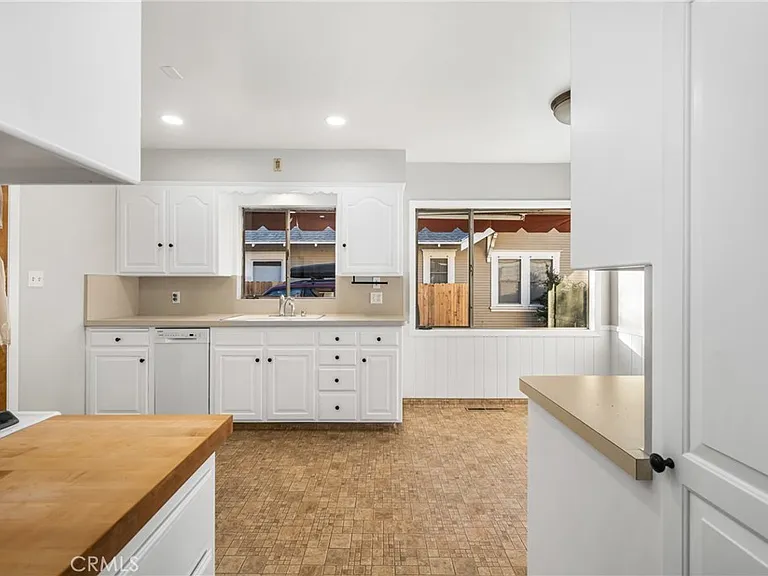 243 N Grand St — Photo 14