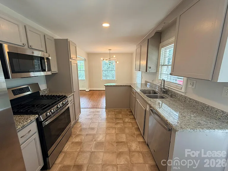 1411 Richland Dr — Photo 13