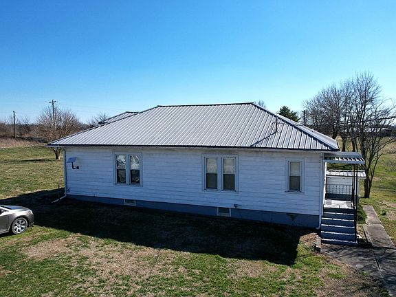 4th image of 2919 Feather Trail Rd