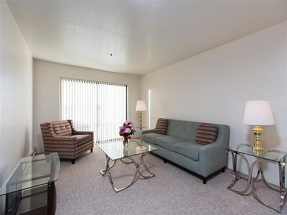 The Outlook Apartment - Living Room