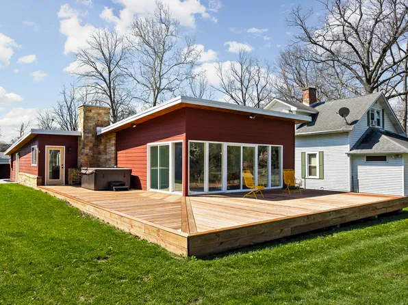 2894 W Grove Dr, Greenfield, IN 46140