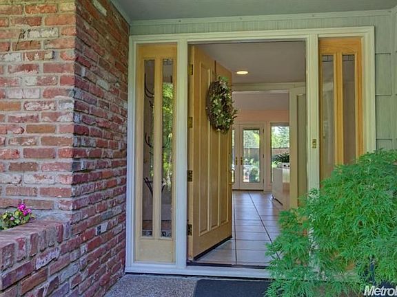 3rd image of 3630 Maplewood Ln