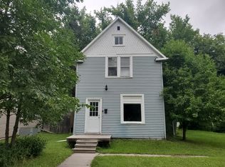 1722 University Ave, Grand Forks, ND 58203