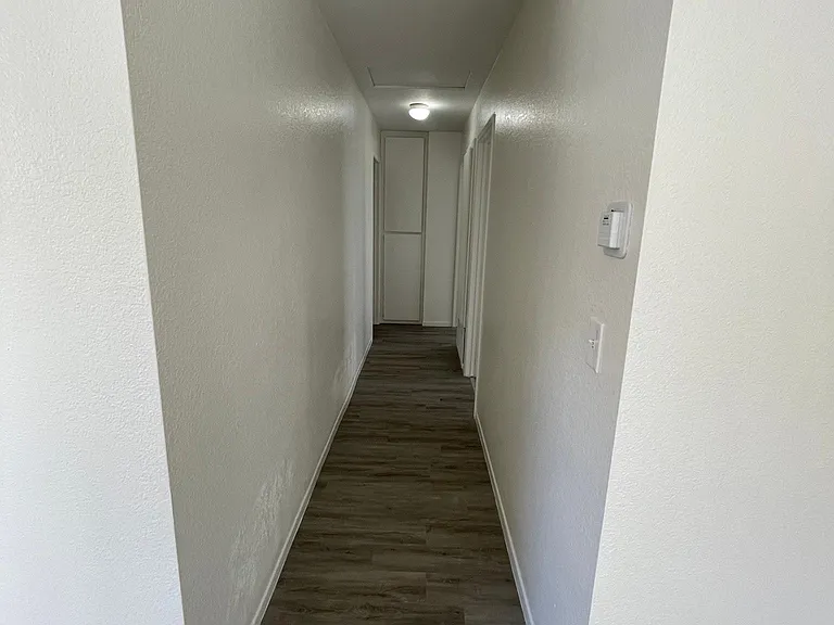 952 Pine Ave #B — Photo 11