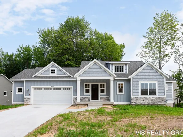 16330 Silverado Ct, Spring Lake, MI 49456