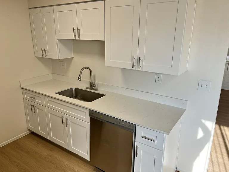 Catalina View Apartments — Photo 94