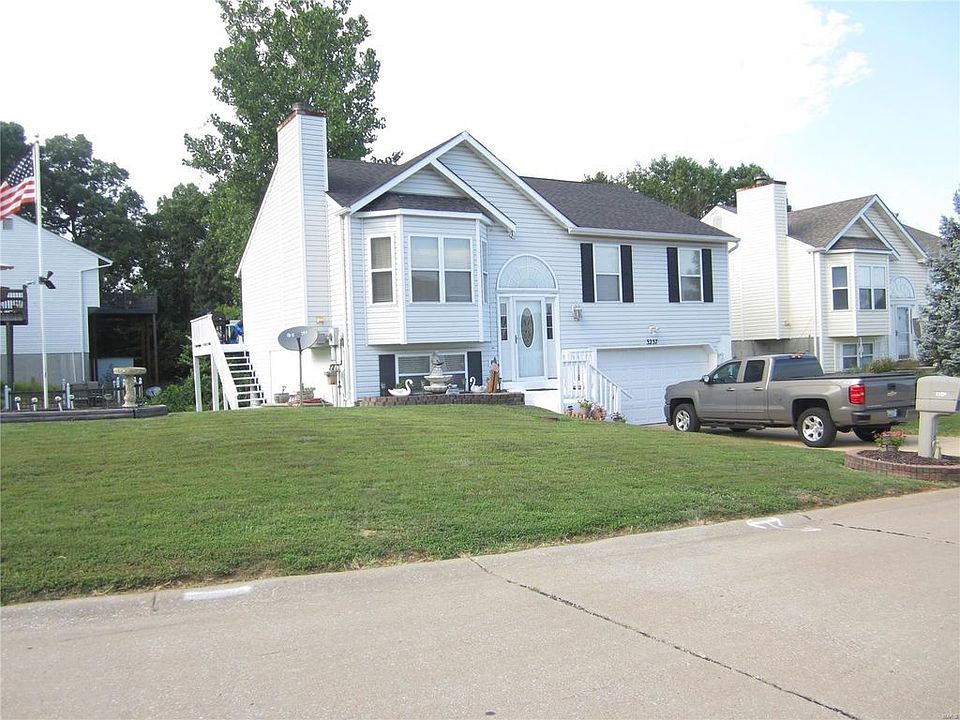 1st image of 3237 Queen Jean Dr