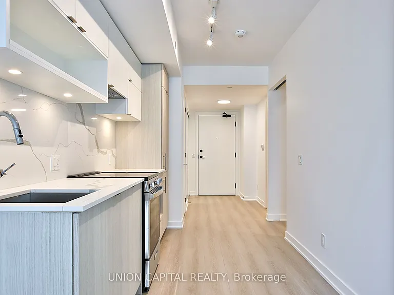 100 Queen St E #2312 — Photo 11