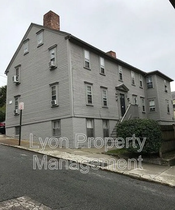 39 Bowen St #1