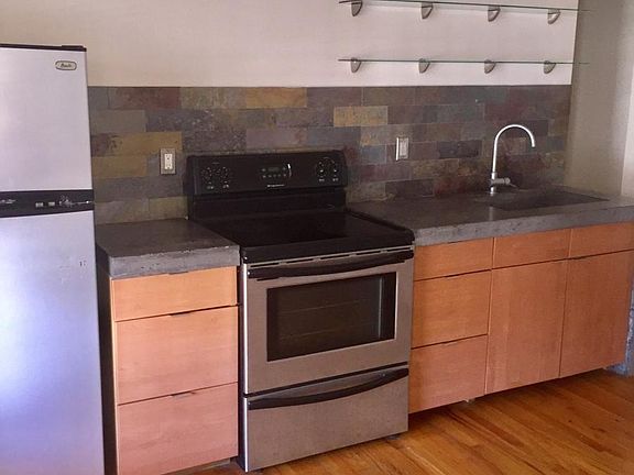 3rd image of 305 5th St S APT 15