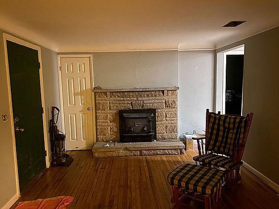 3rd image of 1276 Ronnie Ln