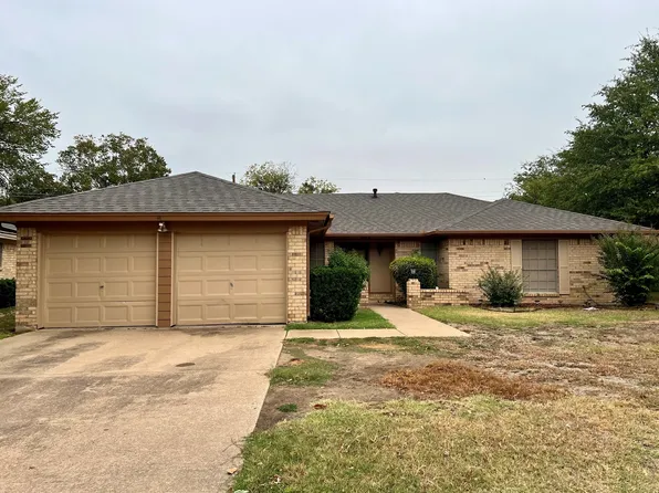 2502 Westpark Way Cir, Euless, TX 76040