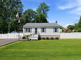 202 Whittier Drive, Mastic Beach, NY 11951
