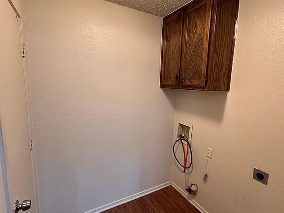 5th image of 2559 Windy Pine Ln