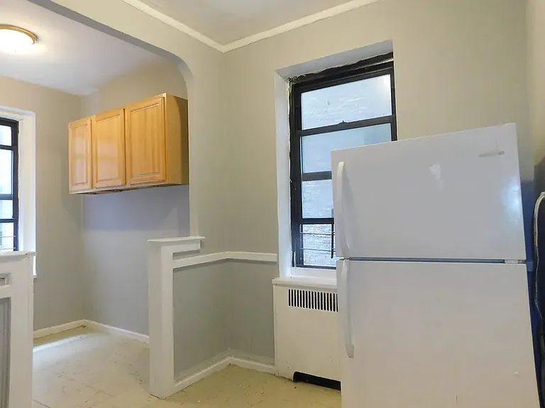 253 E 181st St #3A — Photo 4