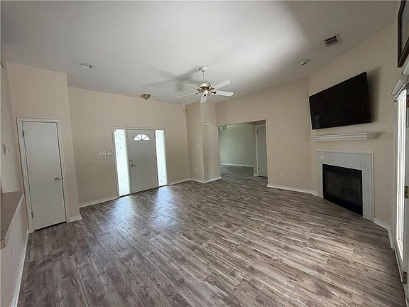 3rd image of 537 W Marlin Ct