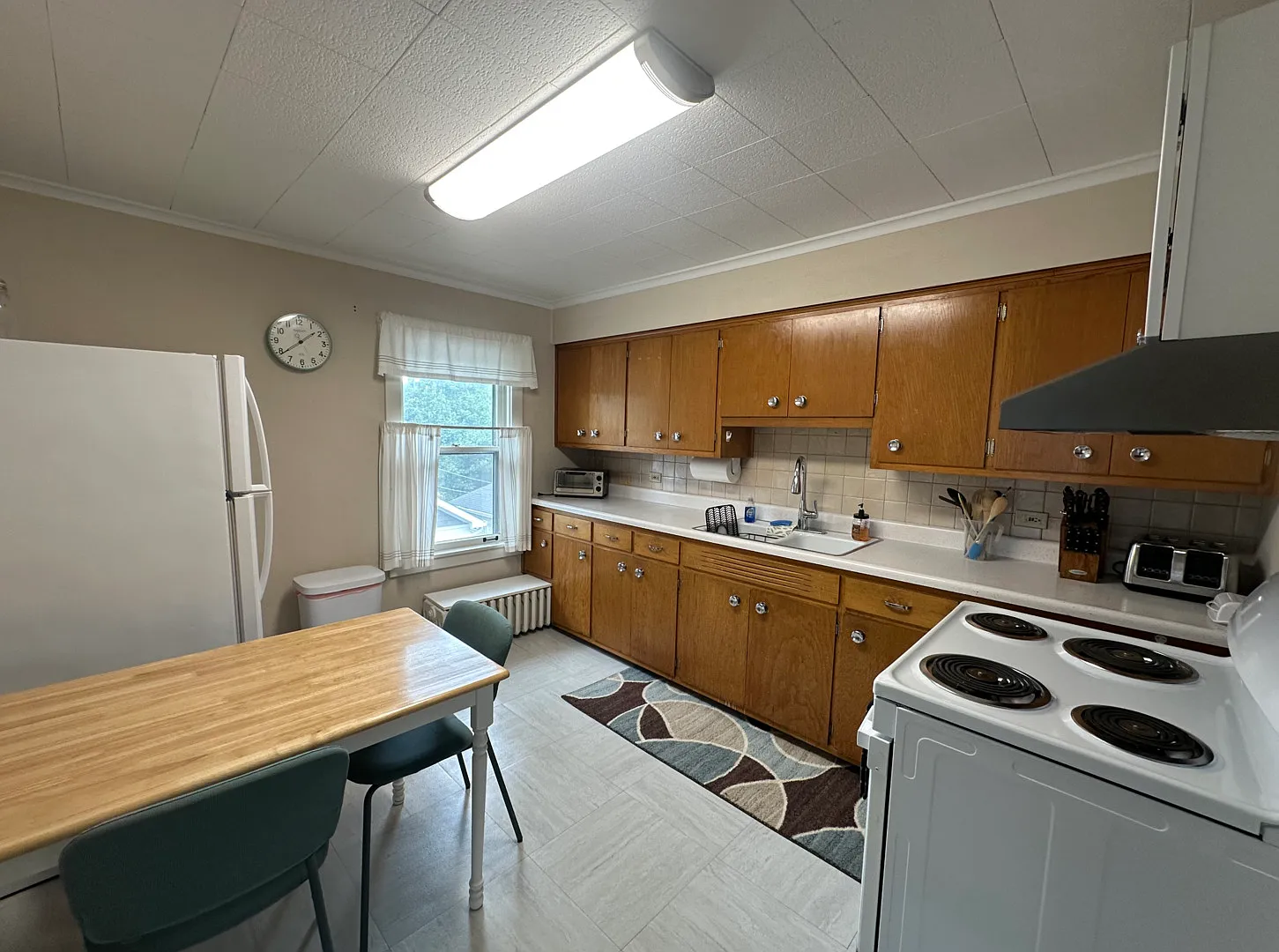 2 bed, 1054 sqft, $1,850 — Photo 2