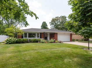 1331 Hollywood Ave, Glenview, IL 60025