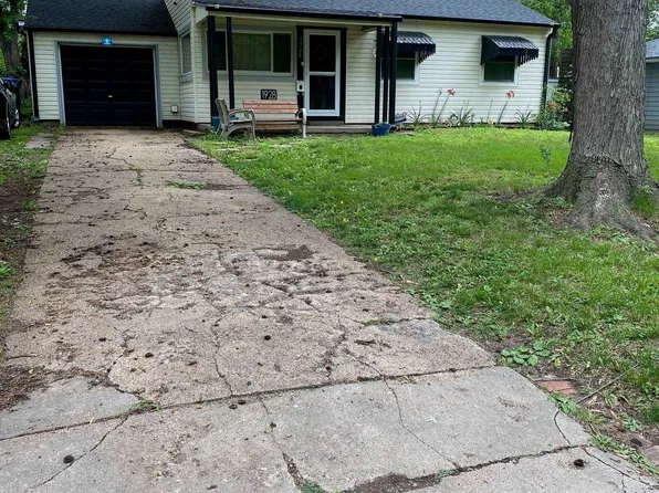 1928 SW Medford Ave, Topeka, KS 66604