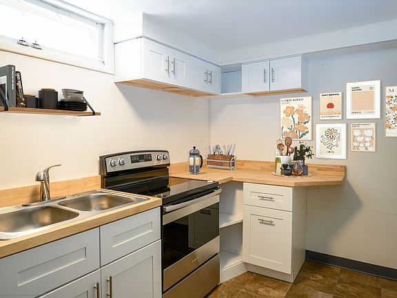 3rd image of 1422 S Willson Ave #C