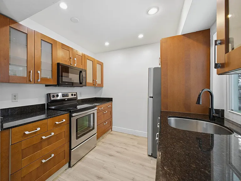 1680 NE 34th Ln #B — Photo 7