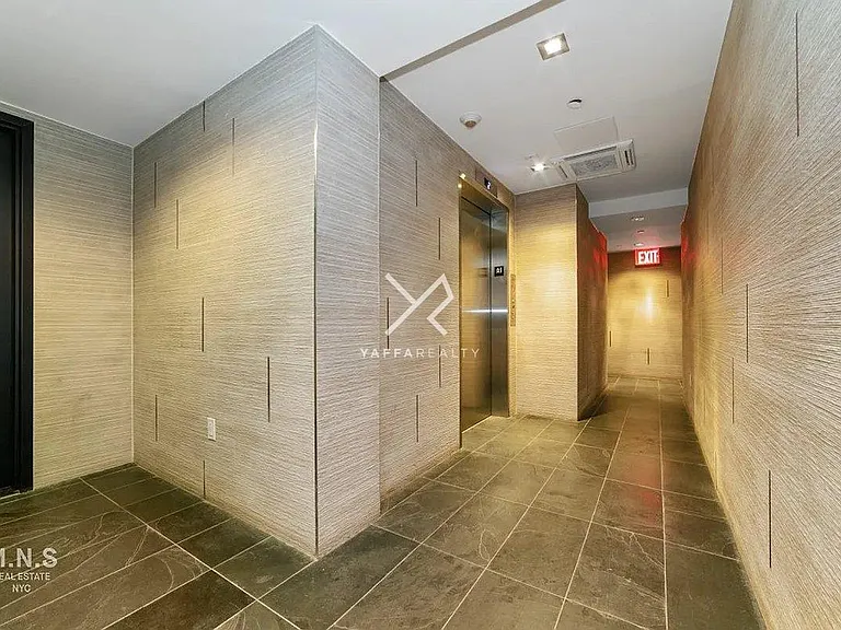 39 E 21st St #2D — Photo 9