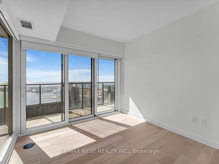 1 Concord Cityplace Way #5709 — Photo 32