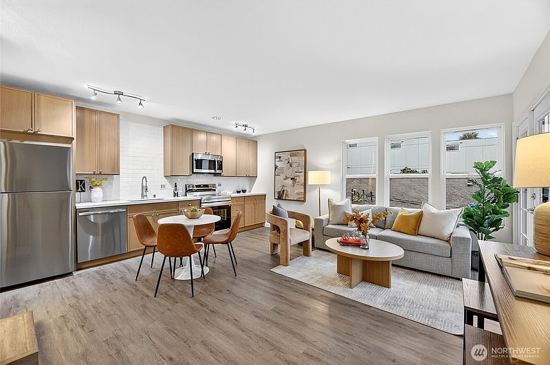 5th image of 6547 42nd Avenue SW #303