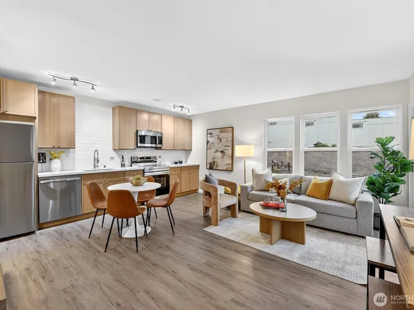 6547 42nd Avenue SW #303, Seattle, WA 98136