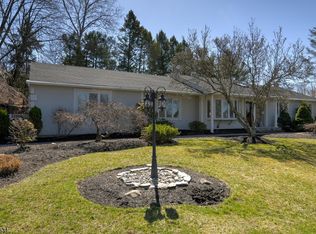 28 Ruskin Ct, Wayne, NJ 07470