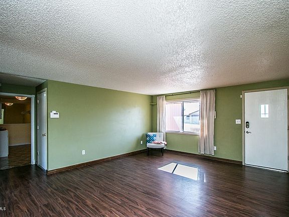 4th image of 3824 E Evans Dr