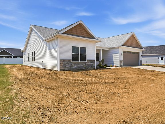 3rd image of 3739 Comanche Dr