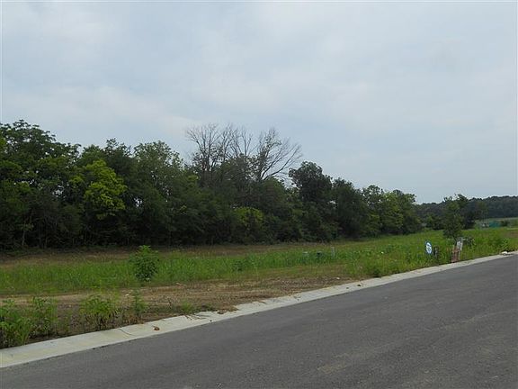 3rd image of 396 Belleclaire Hl