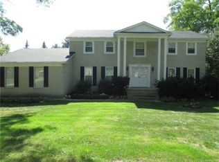 2823 Homewood Dr, Troy, MI