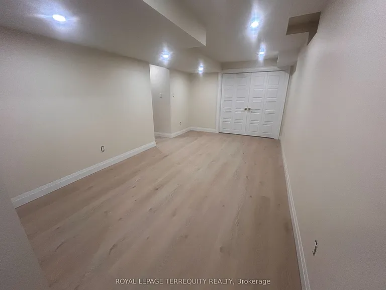 4 Sutton Ct — Photo 4