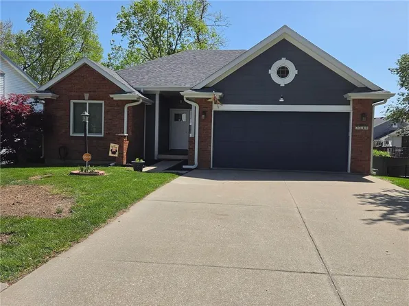 2814 Quail Dr, Saint Joseph, MO 64506