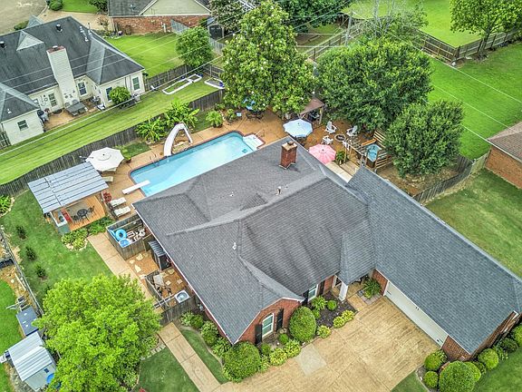 2nd image of 8603 Rhonda Cir S