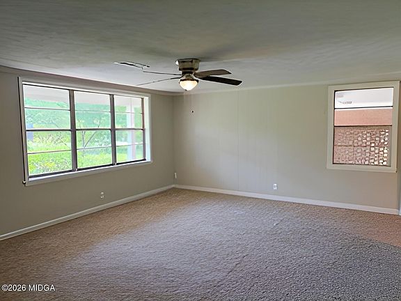 4th image of 868 Mac Thompson Rd
