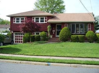 8 Cathy Ann Ct, Wayne, NJ 07470