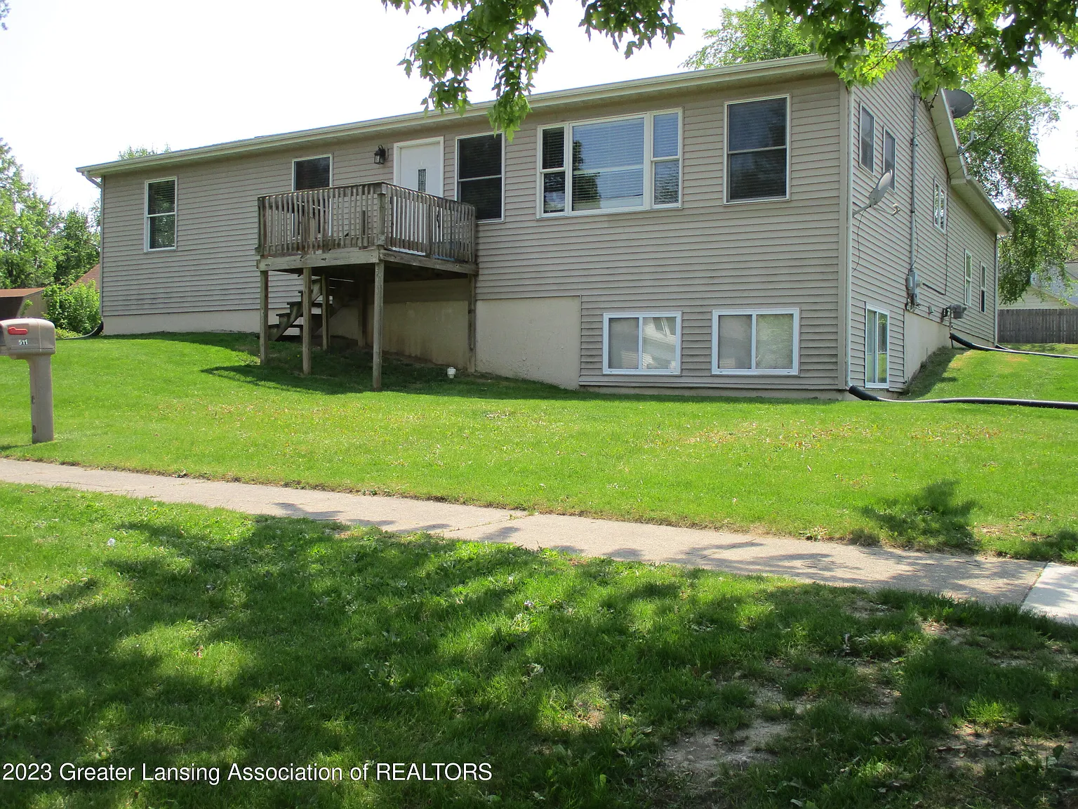 511 W Cass St photo 1