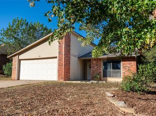 208 Stonewood Dr, Noble, OK 73068