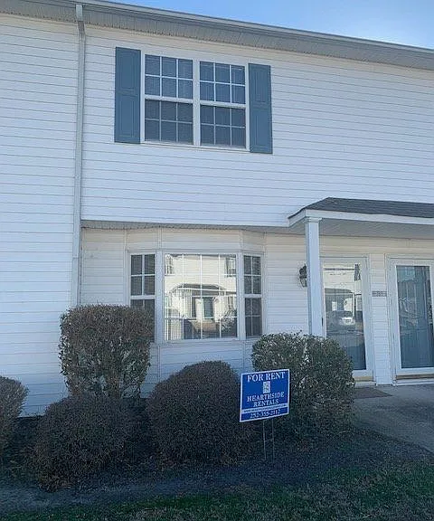 3987 Sterling Pointe Dr — Photo 1