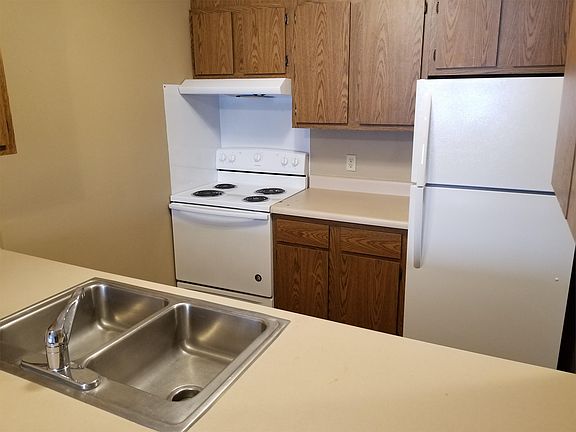 2nd image of 513 Village Dr APT 115