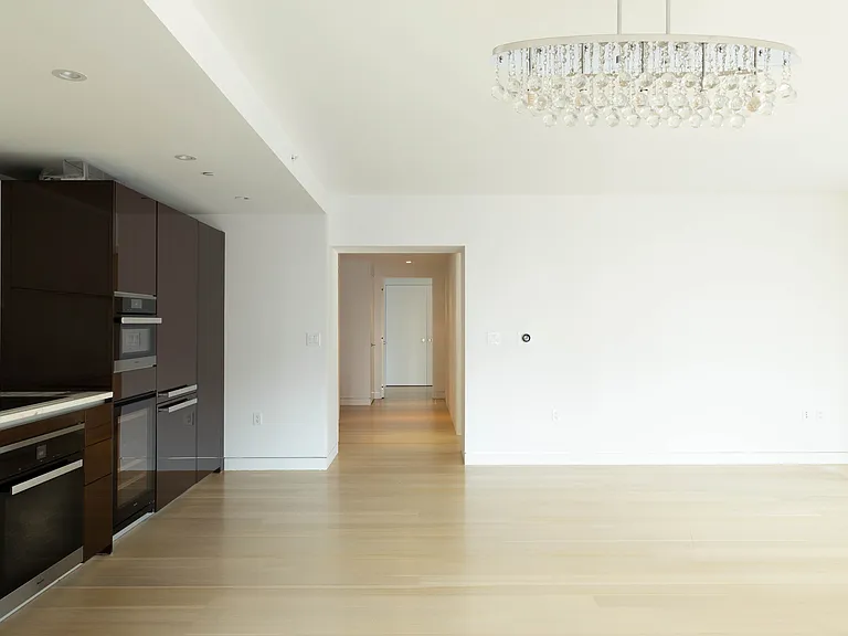135 W 52nd St #23B — Photo 7