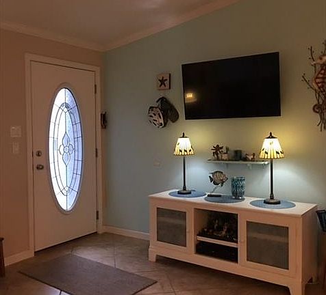 2nd image of 20461 Cumberland Ct