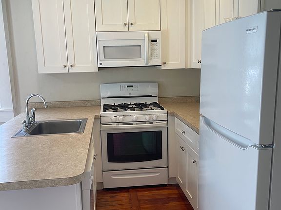 3rd image of 282 Metairie Heights Ave #28