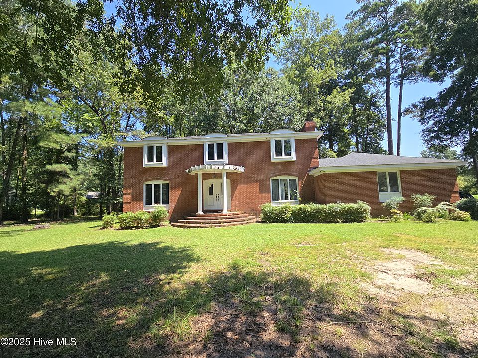 1st image of 403 Holly Circle